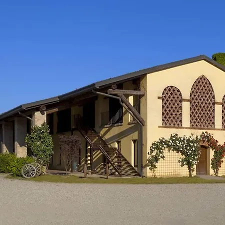 Agriturismo Cascina Marzana Farm stay