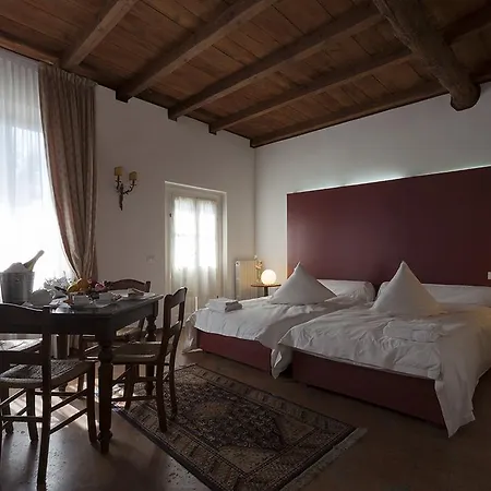 Agriturismo Cascina Marzana Farm stay *