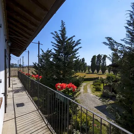 Agriturismo Cascina Marzana Farm stay Pavia